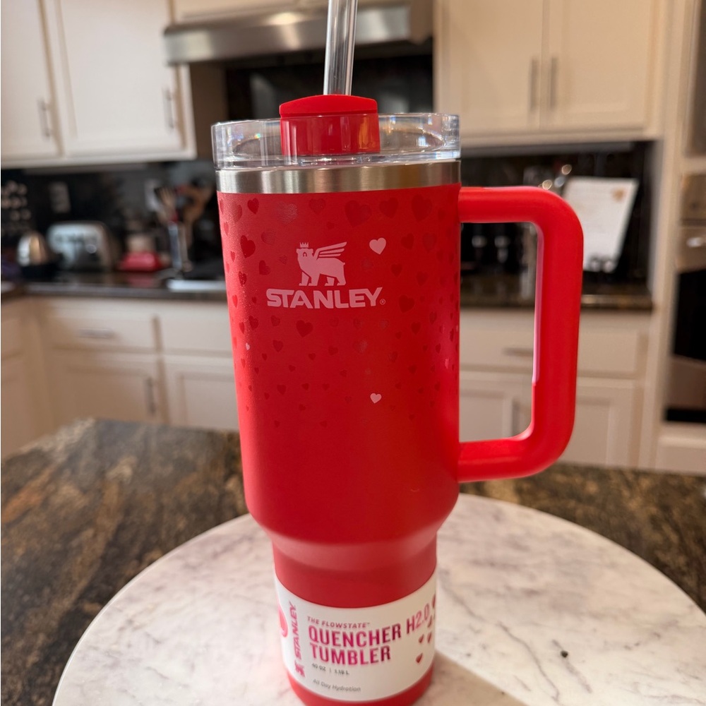 Stanley Red Heart Quencher Tumbler Valentine’s edition